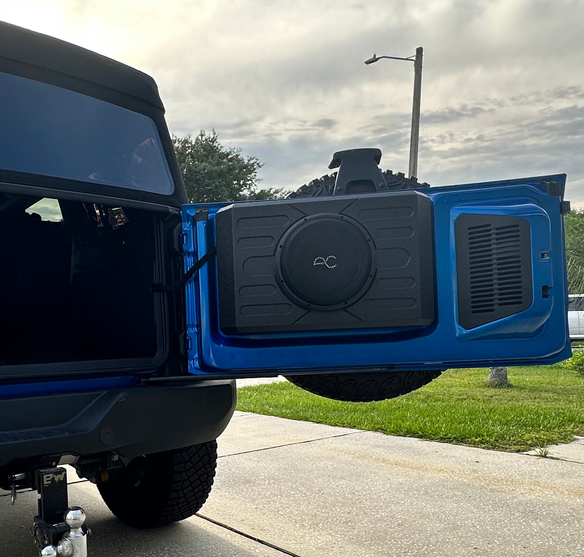 Ford Bronco (2021-2023) 12" Swing Gate-Mounted 400 Watt (RMS) Loaded Sealed Subwoofer Enclosure