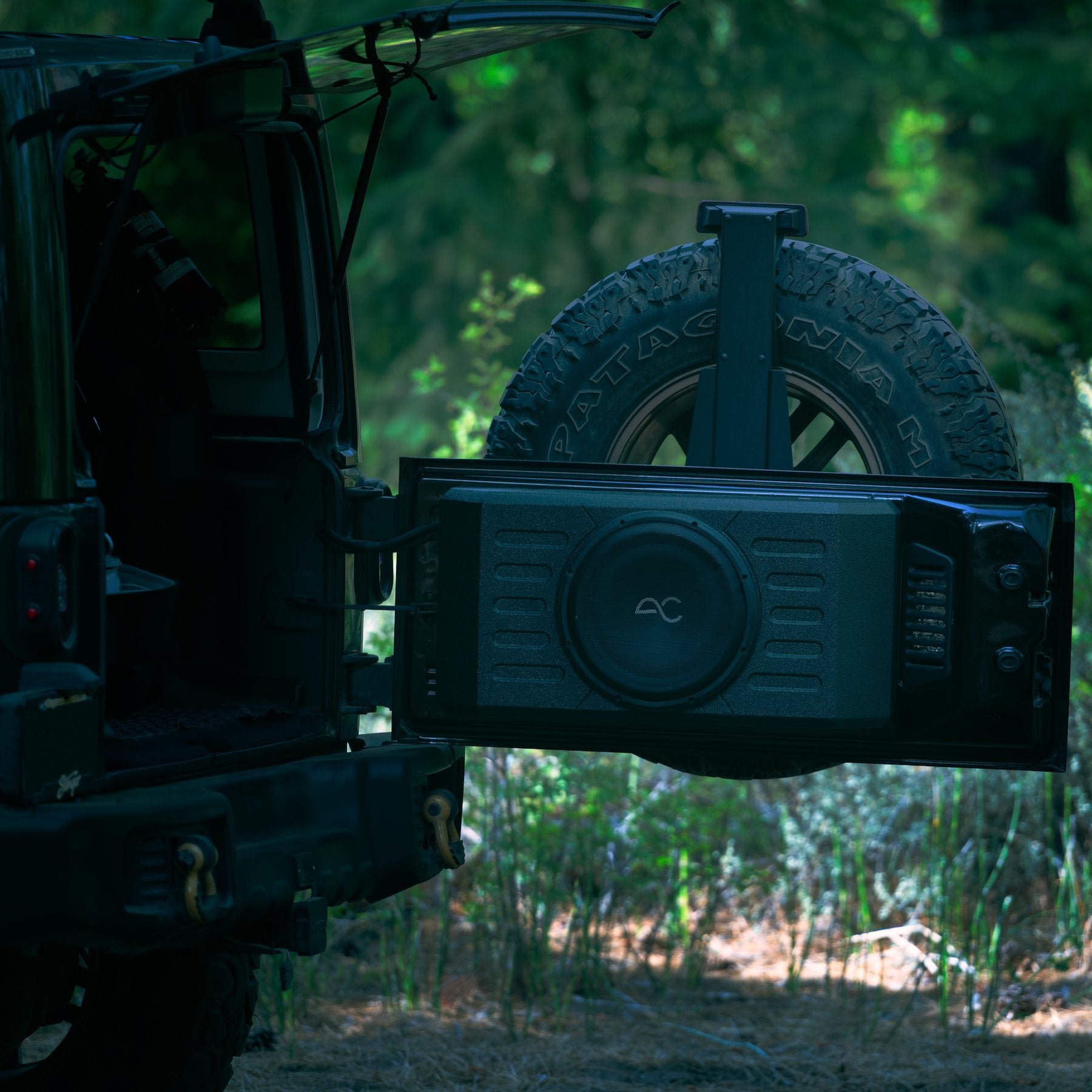 Jeep Wrangler JK/JL 12" Swing Gate-Mounted 400 Watt (RMS) Loaded Sealed Subwoofer Enclosure