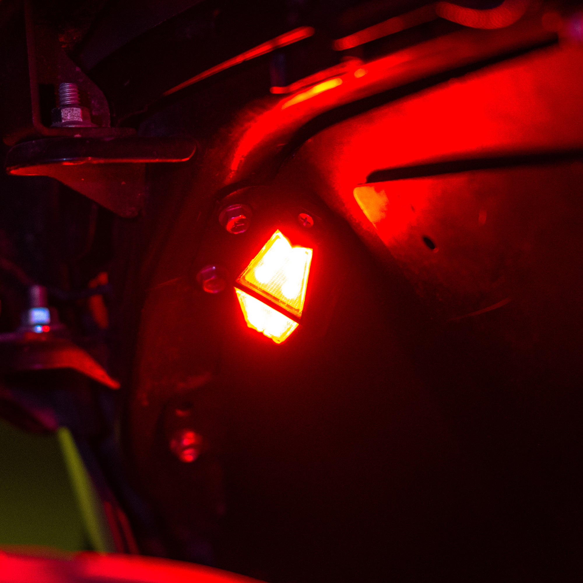 COLORTRAIL 8-Pod RGBW Chasing Rock Lights w/Daisy Chain Connections by Race Sport Lighting - ENLIGHT10 App Compatible