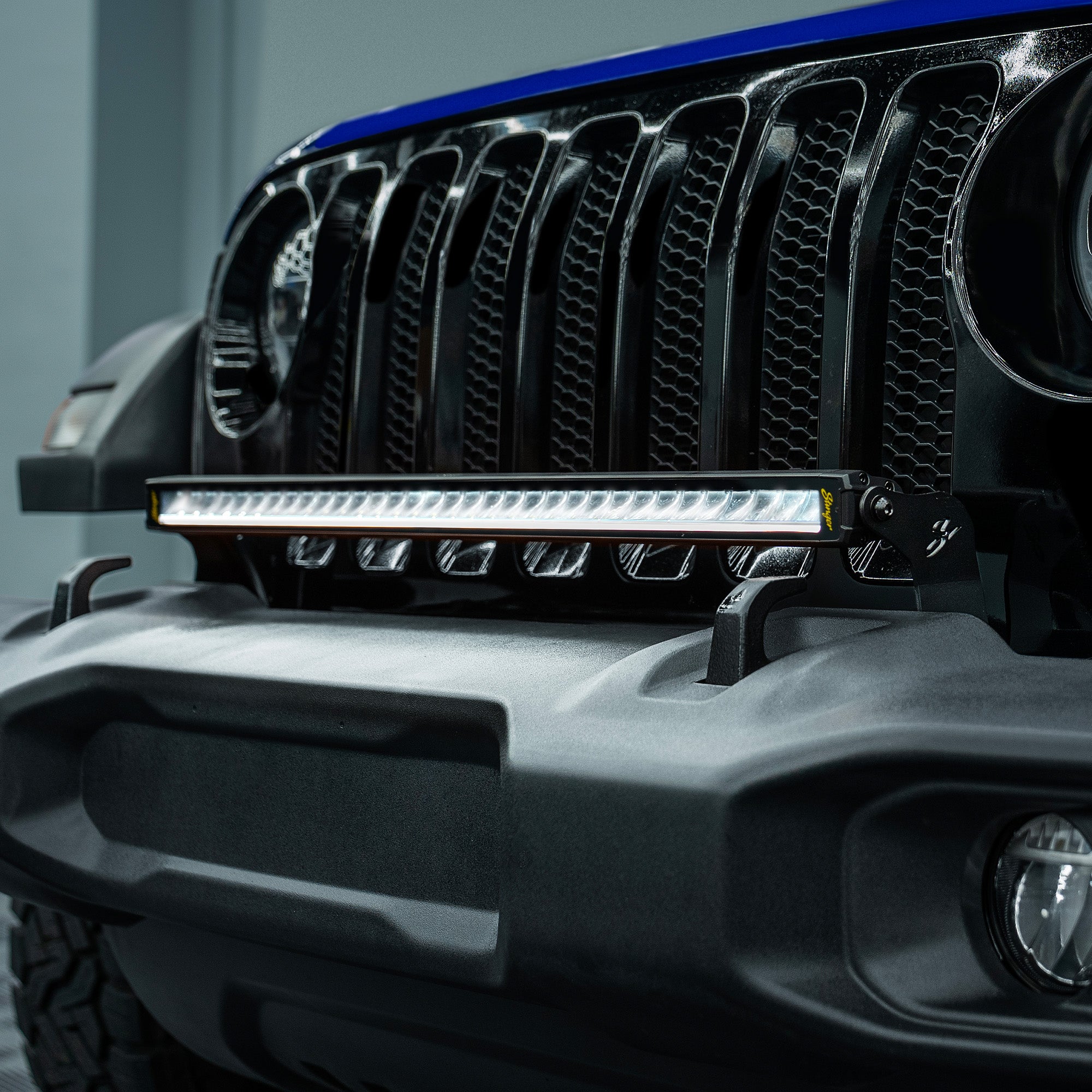 Jeep Wrangler JL Straight light Bar 30"  close up shot
